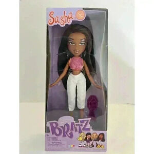BRATZ Sasha 1 Set Ensemble Doll Figure W/ 4 Accessories MGA 2023 - NEW NRFB RARE